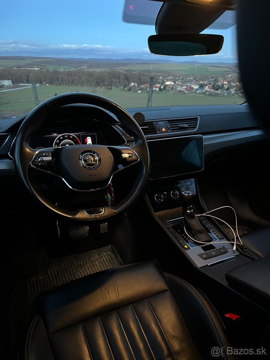 Škoda Superb Combi 2.0TDi 2021 - 13