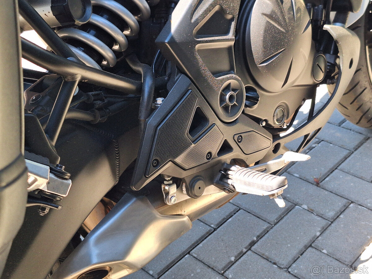 Kawasaki Versys 650 - 13