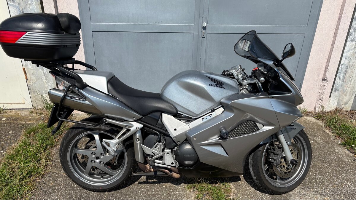 Honda VFR800 - 13