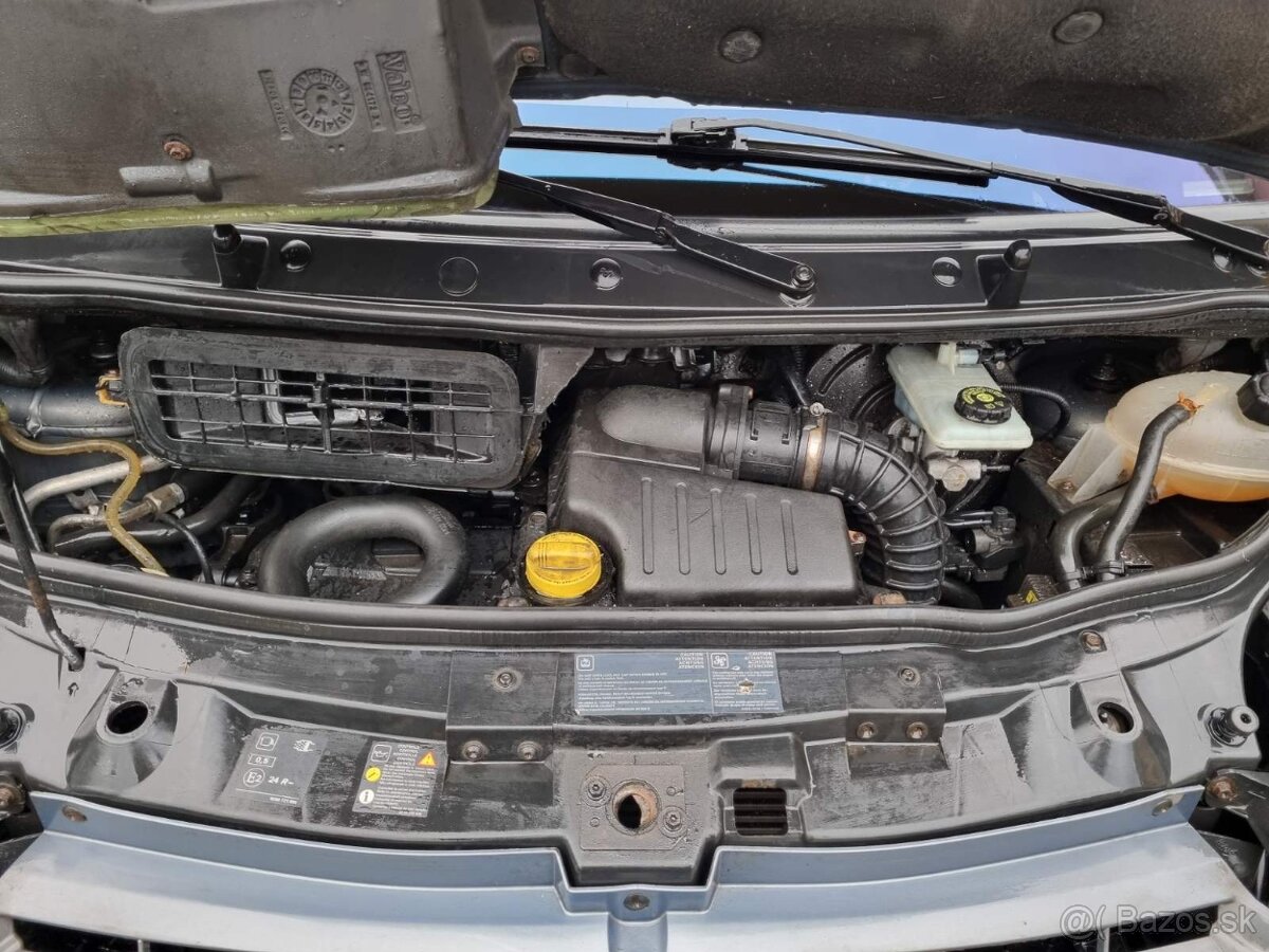 Predám Renault Trafic Black Edition 2014 - 13