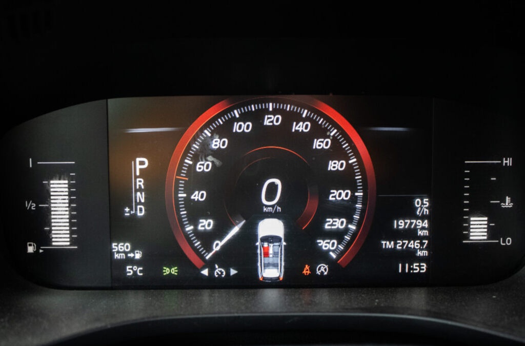 Volvo XC60 D4 Momentum, 140kW (2019) - 13