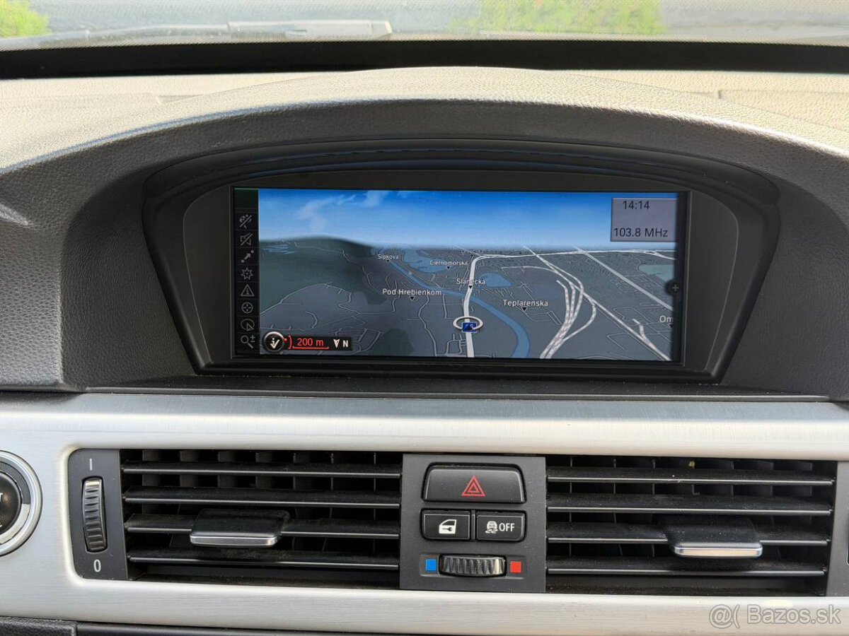 BMW Rad 3 Touring 320d 184k A/T - 13