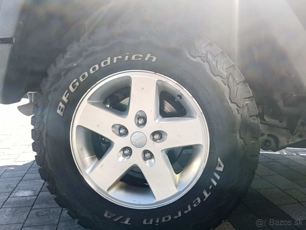 Jeep Wrangler 2.8 SPORT 4X4 - 13