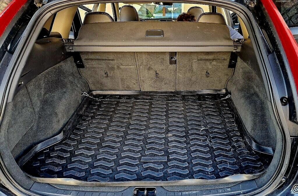 Volvo xc60 2,4D D5 151kw 4x4 - 13