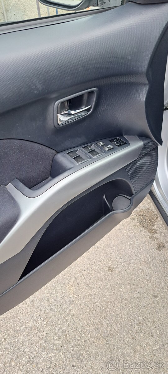 Mitsubishi Outlander 4x4 - 13