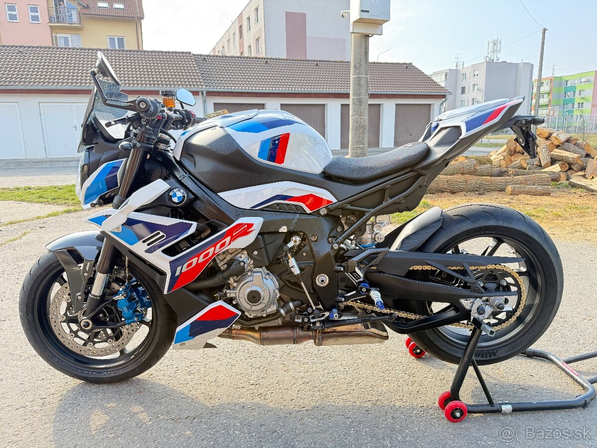 Bmw m1000r - 13