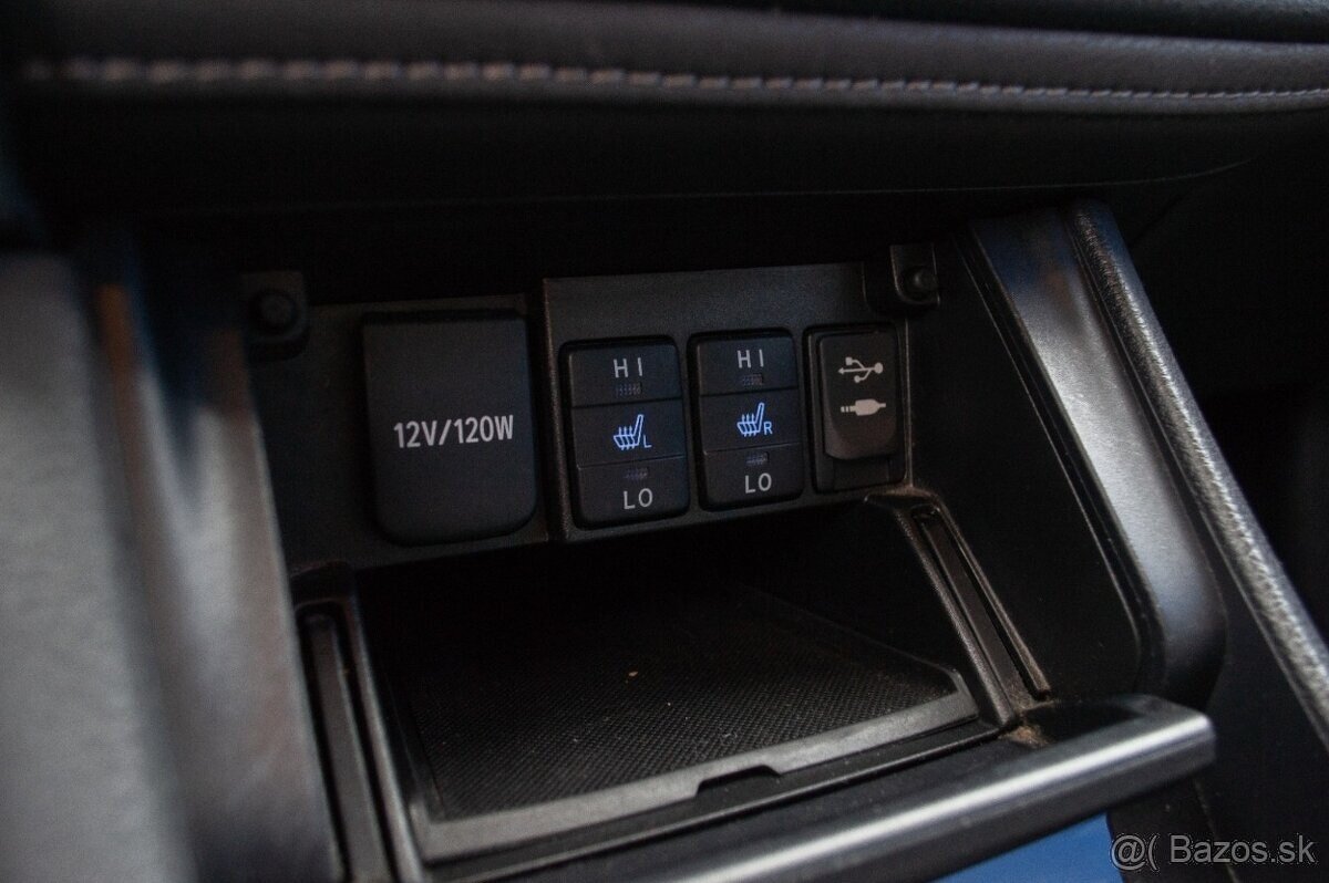 TOYOTA AURIS TOURING SPORT - 13