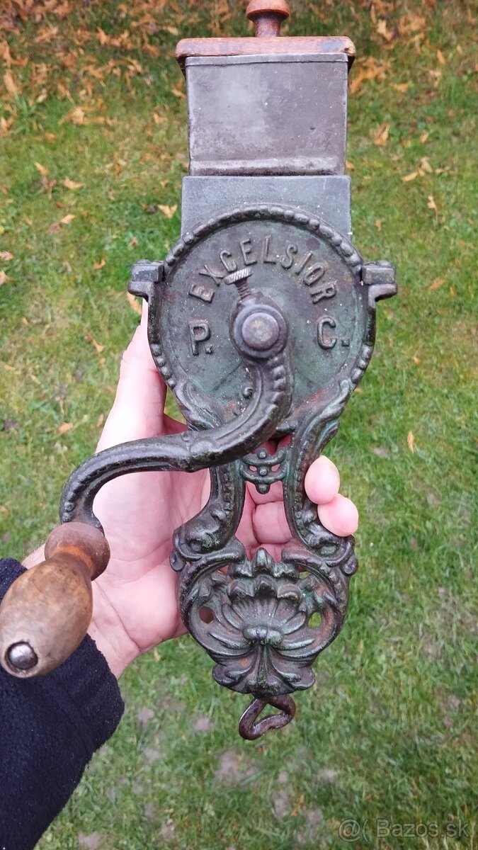 Velmi starý zdobený mlýnek na strouhanku EXCELSIOR - 13