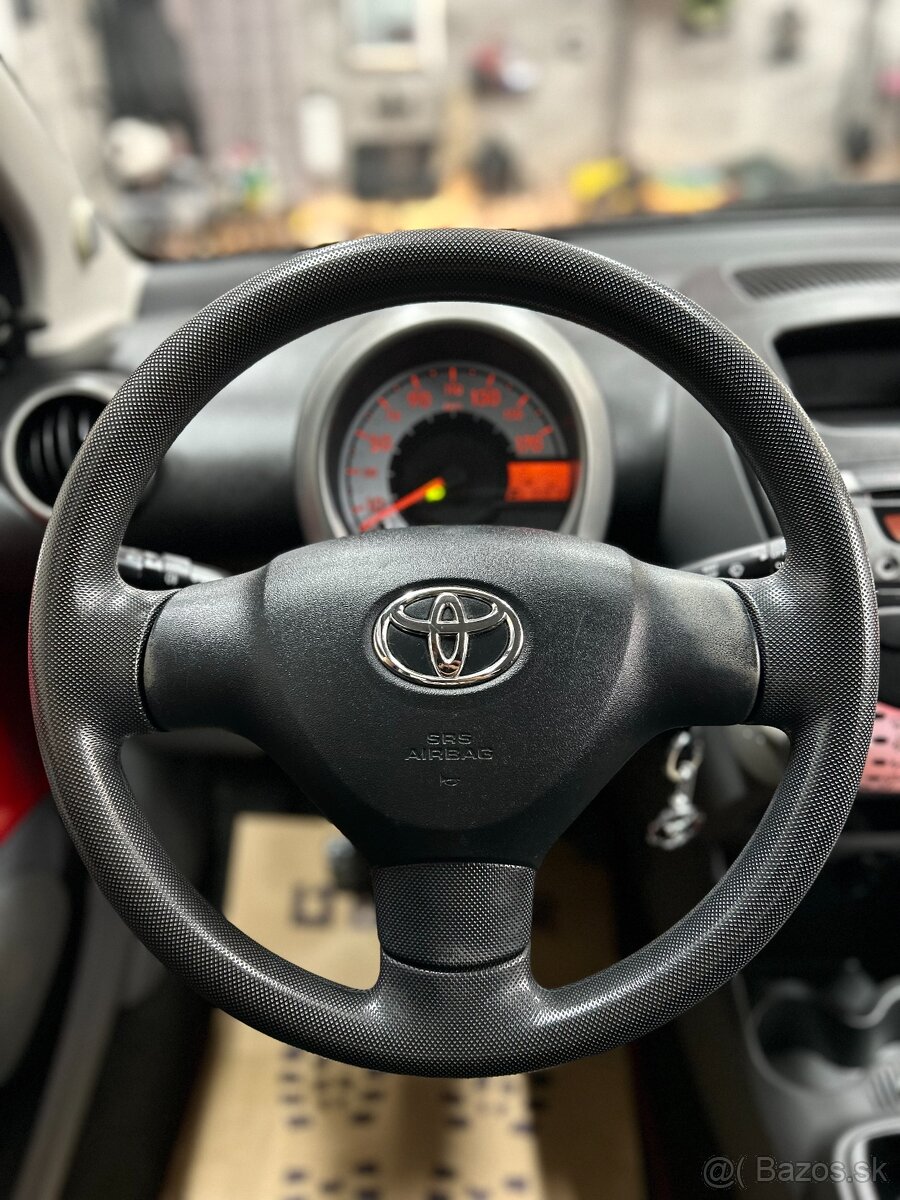 TOYOTA AYGO, 1.0 i, 50KW/68PS, 2011, 93 000 KM - 13