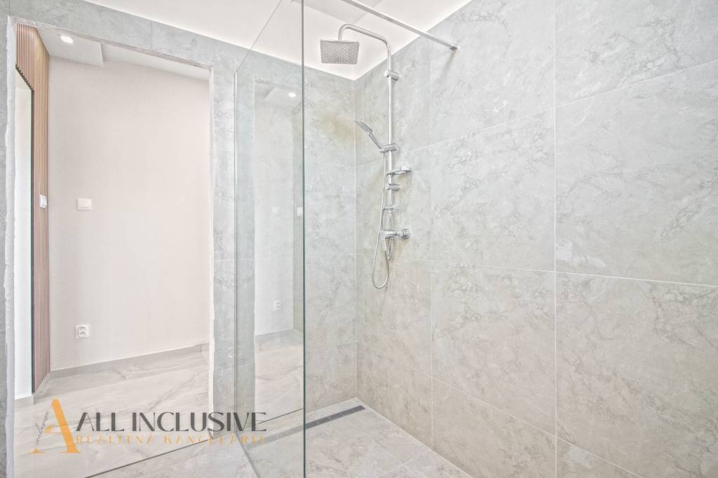 ALL INCLUSIVE | NA PREDAJ 2,5-IZBOVÝ RODINNÝ DOM, VLČANY - 13