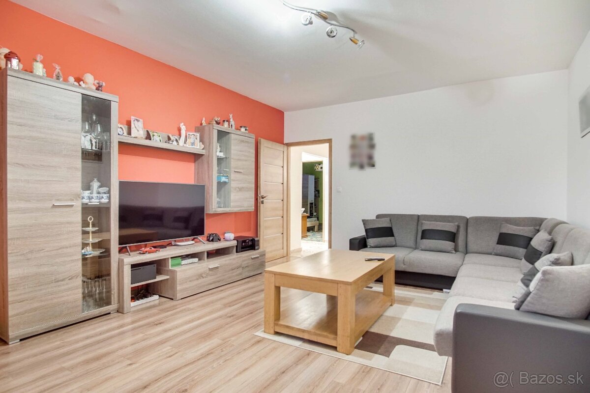 Veľký 3-izbový byt s loggiou vo vyhľadávanej lokalite, Hurba - 13