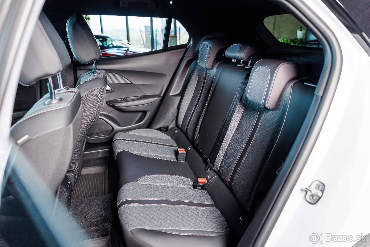 Peugeot 2008 1.2 PureTech Allure 130k AT/8 - 13