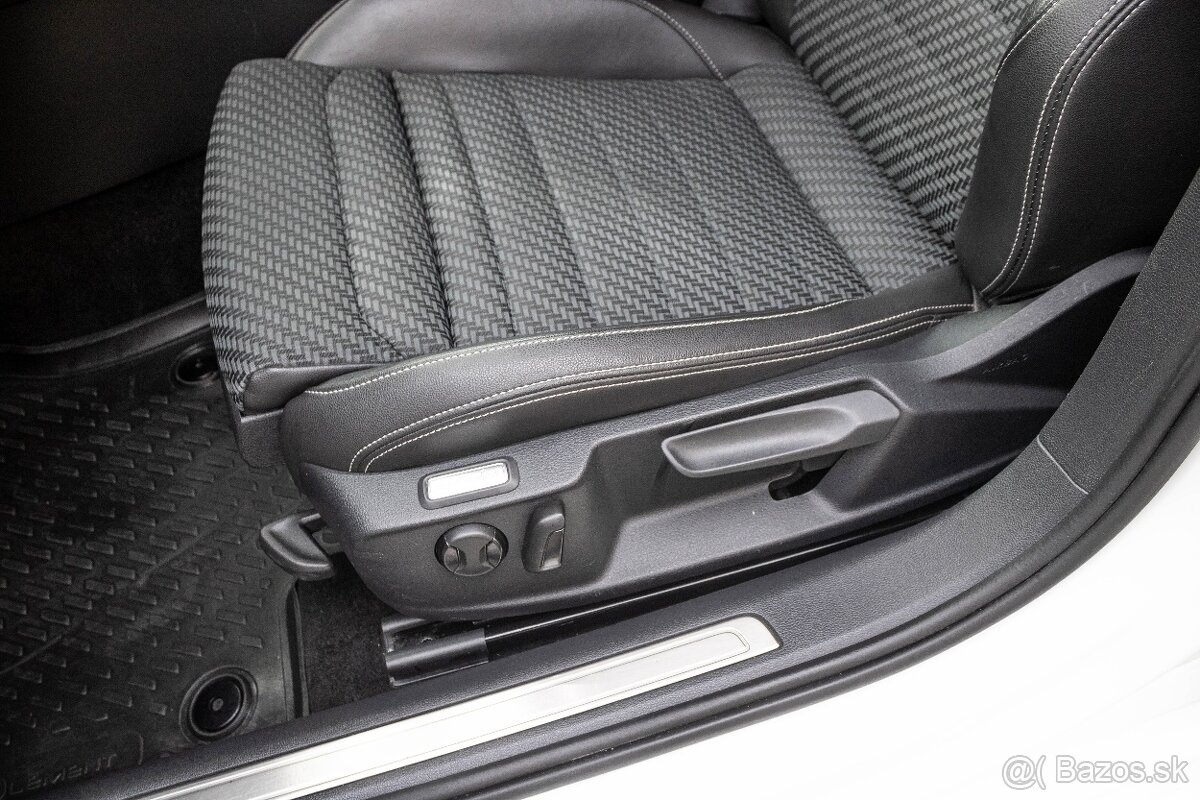 Volkswagen Passat Variant 2.0 TDI 110kw R-line - 13