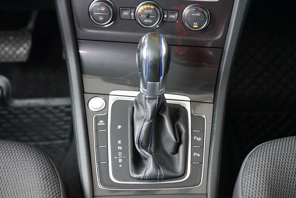 28- VOLKSWAGEN Golf, 2018, elektrina, 100 kW - 13