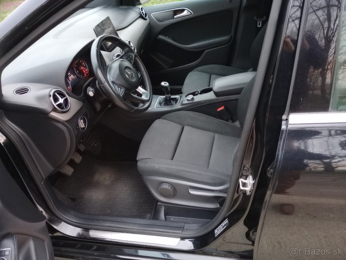 Mercedes Benz B 180 - 13