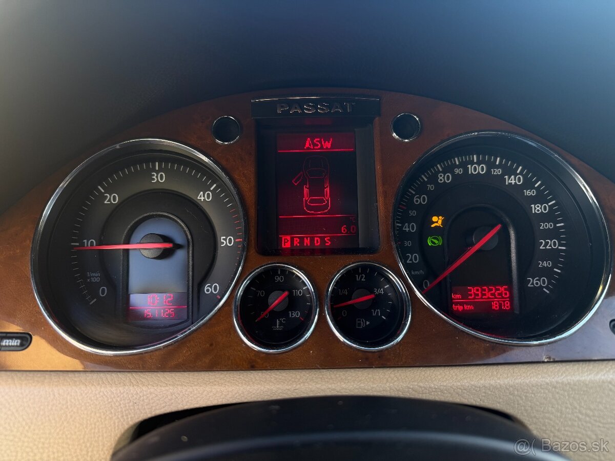 Volkswagen Passat Variant 2.0 TDI Highline DSG - 13