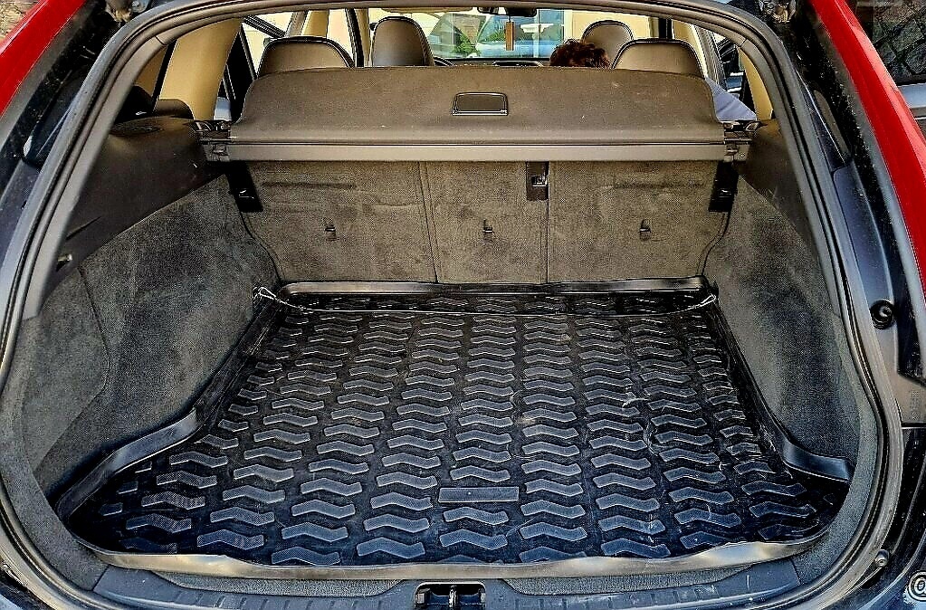 Volvo xc60 2,4D D5 151kw 4x4 - 13