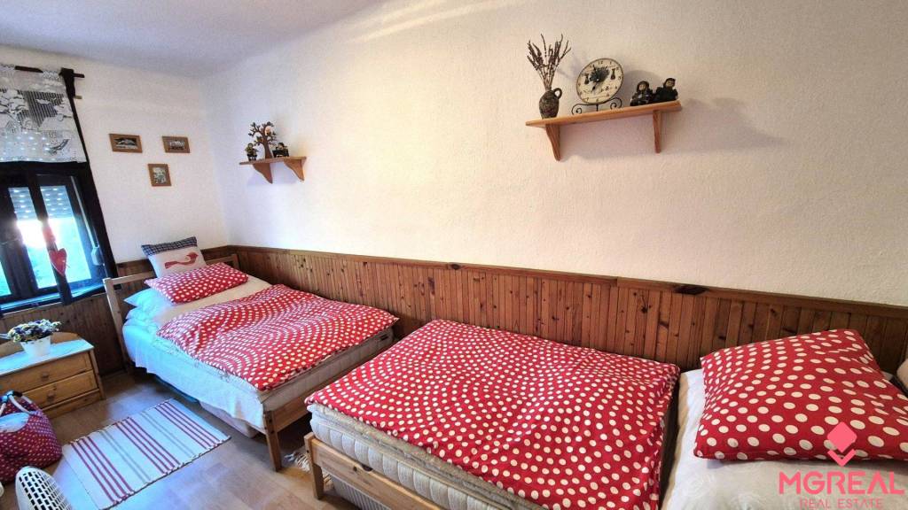 Predaj - chalupa - rodinný dom Tesáre - 13