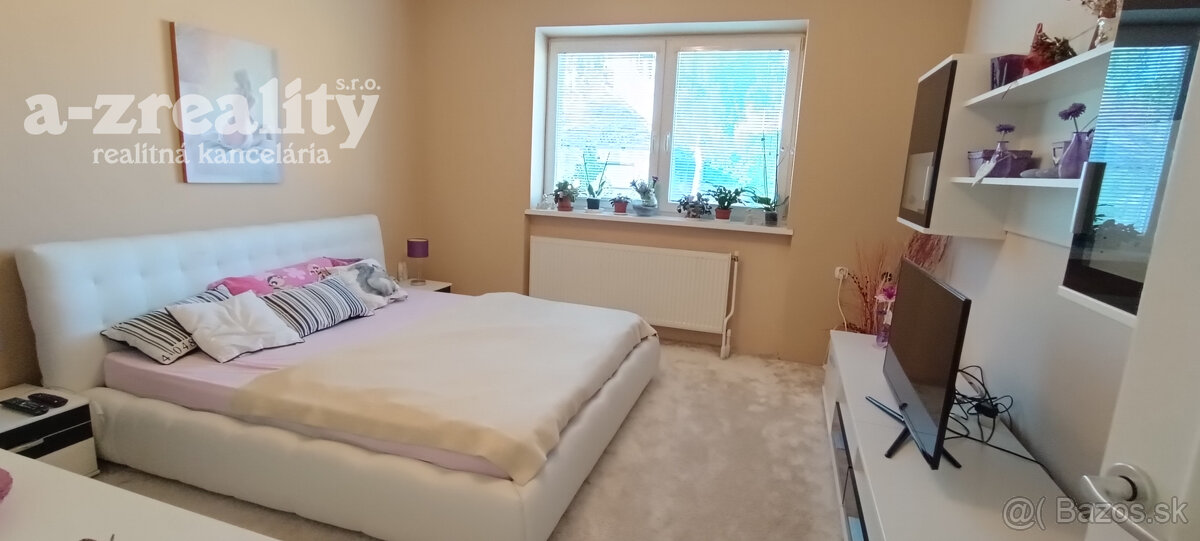 Na predaj kompletne zrekonštruovaný rodinný dom s bazénom v - 13