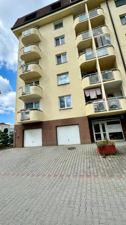 Nadštandardný veľký tehlový 4-izbový byt v Dubnici nad Váhom - 13