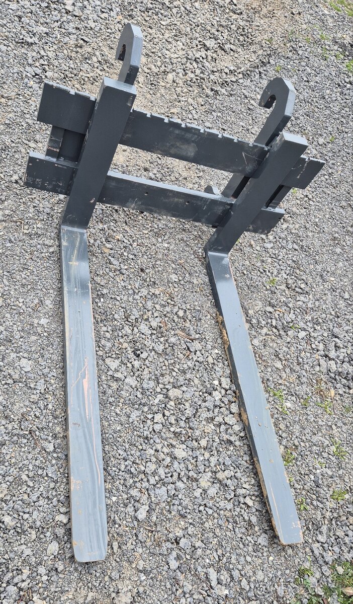 Teleskopický nakladač - 13