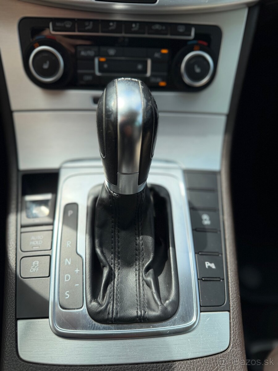 Volkswagen Passat Variant 2.0 TDI DSG - 13