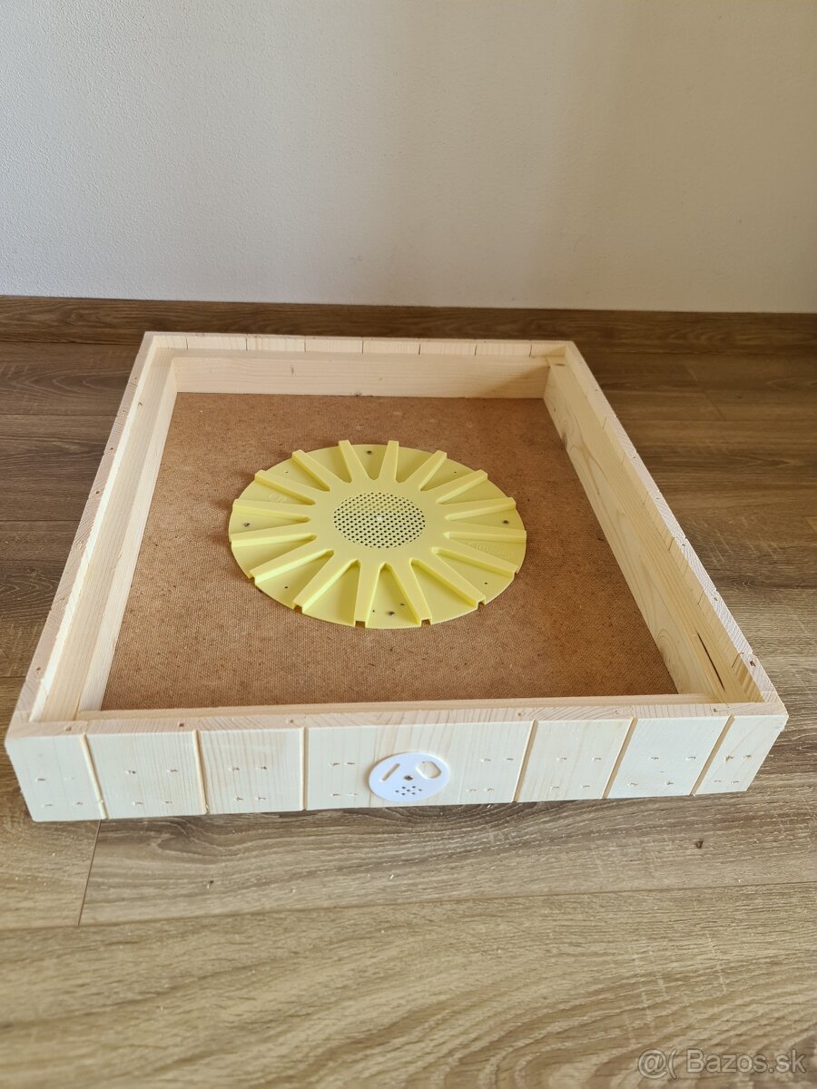 Predám nové včelie úle B10 a E10 s príslušenstvom - 13