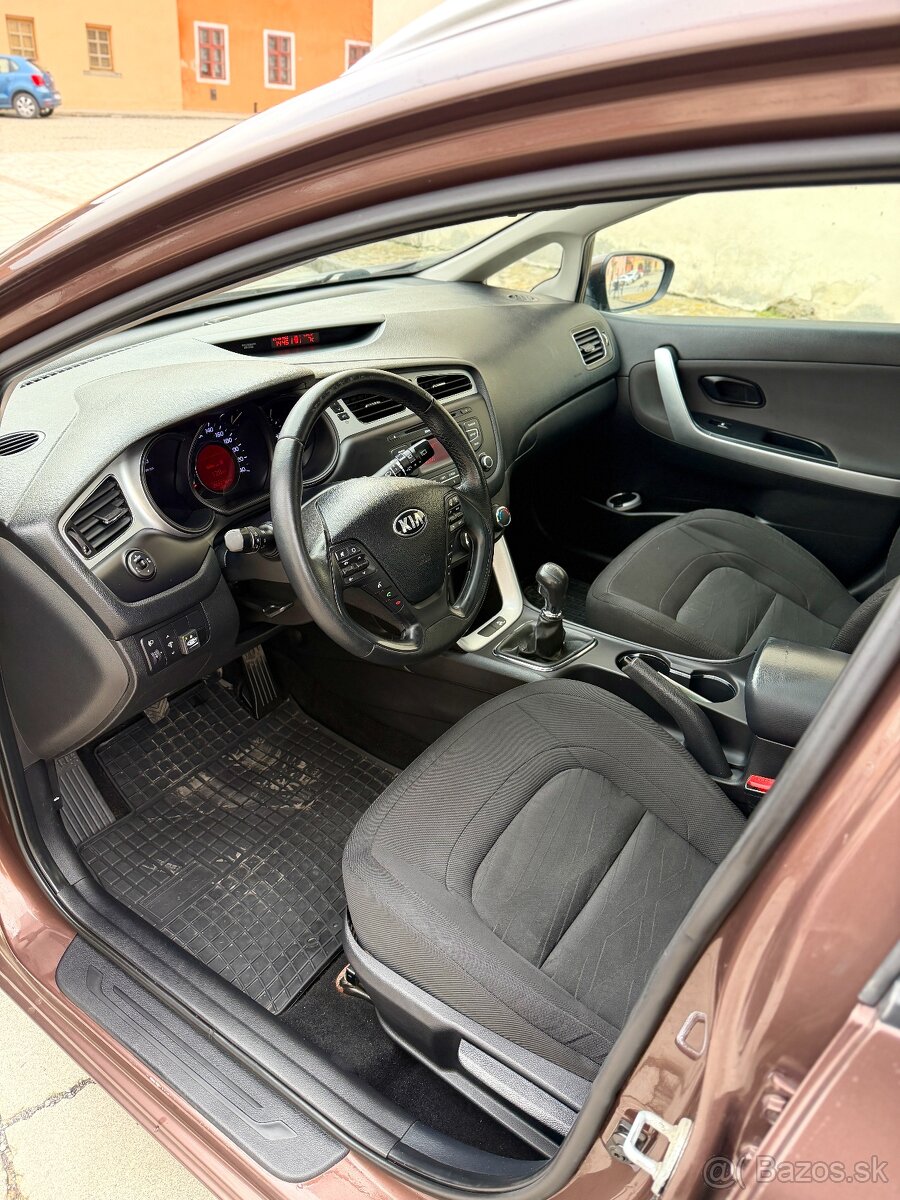 Kia Ceed SW LPG - 13
