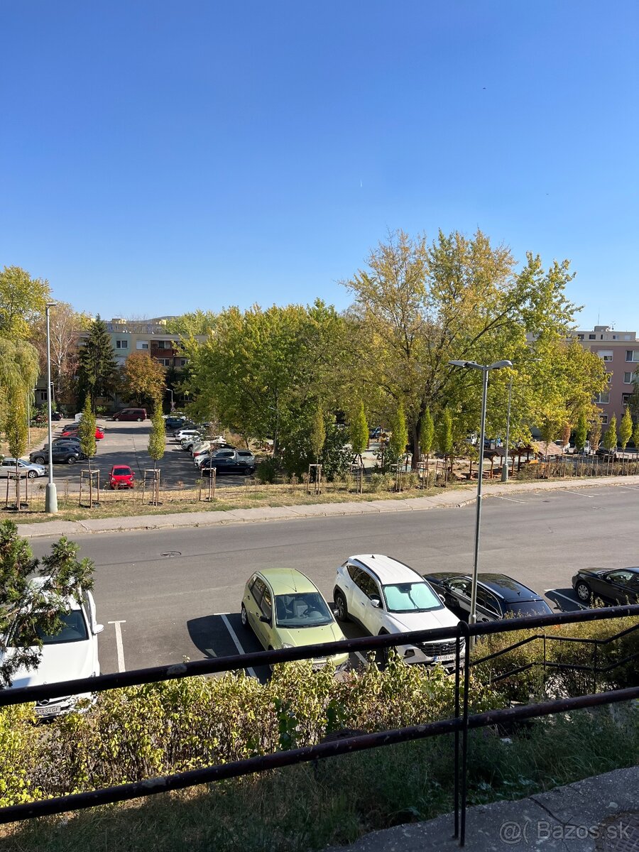 Na predaj 3.izb. byt v Štúrove - 13