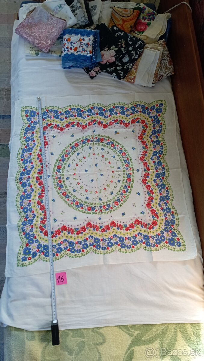 Staré šatky.. súčasť kroja.... - 13