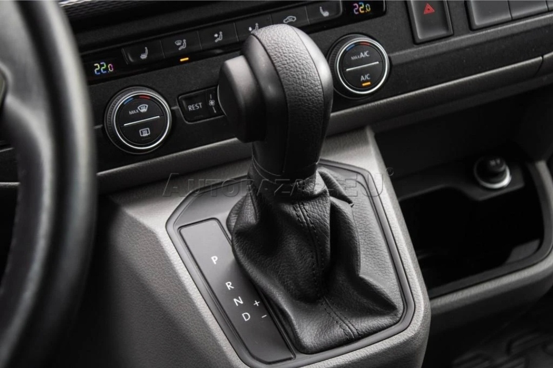 VW Volkswagen caravelle T6 multivan transporter - 13