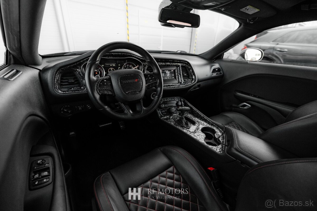 Dodge Challenger - 13