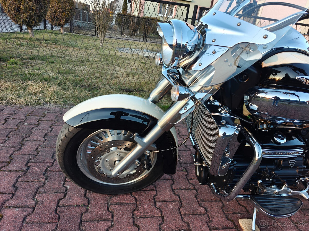 Triumph Rocket III Touring - 13