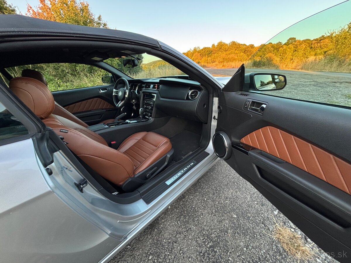 Ford Mustang Convertible 3.7 V6 - 13