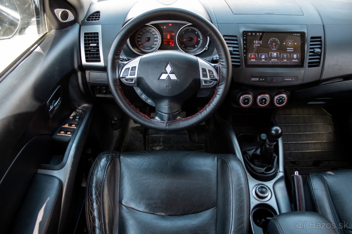 Mitsubishi Outlander - 13