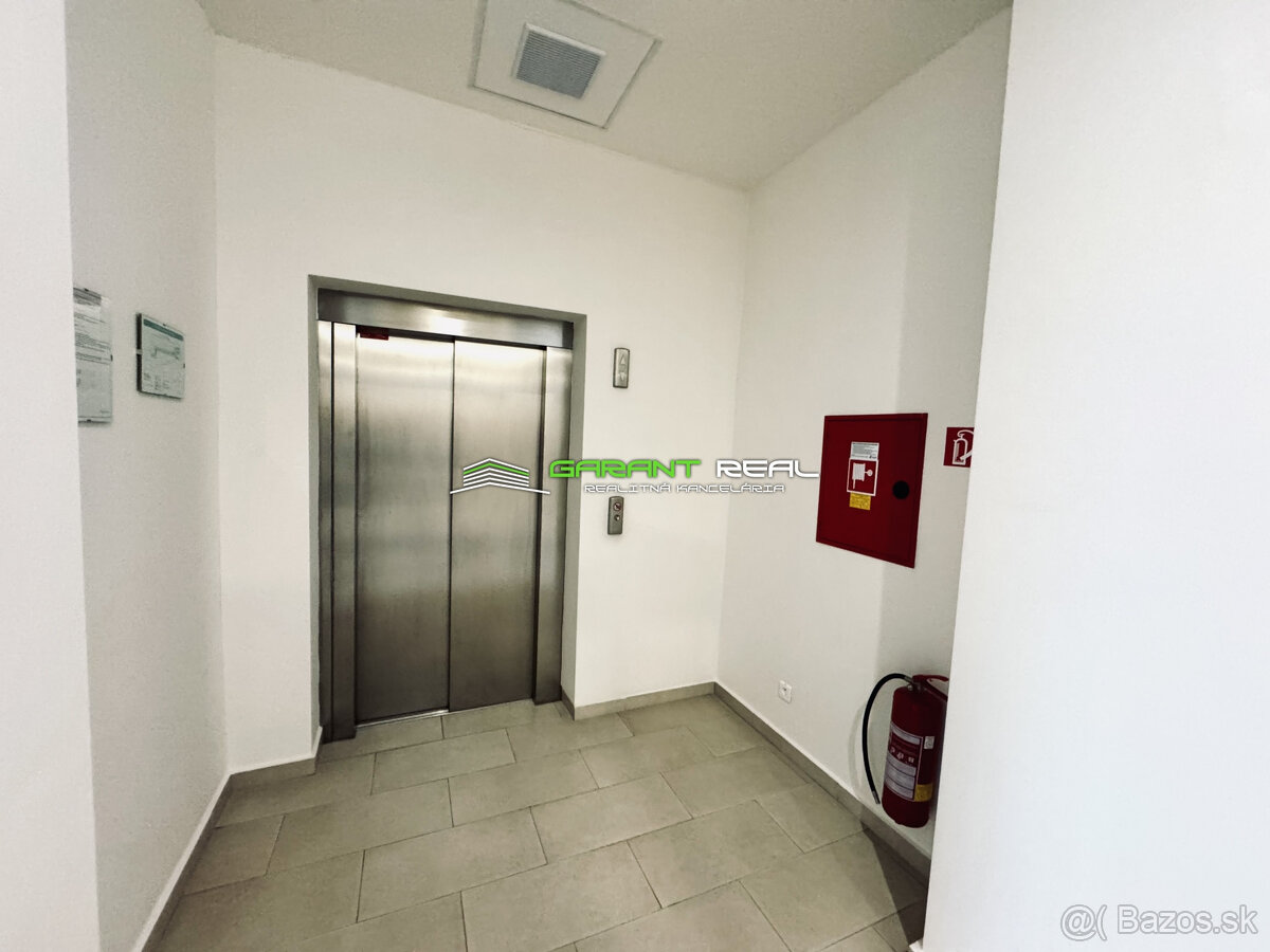 Prenájom kancelária 43 m2, 3. poschodie, Jarková 14 - 13