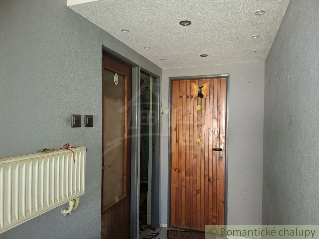 Ideálne rodinné bývanie s potenciálom v Lovinobani - 13