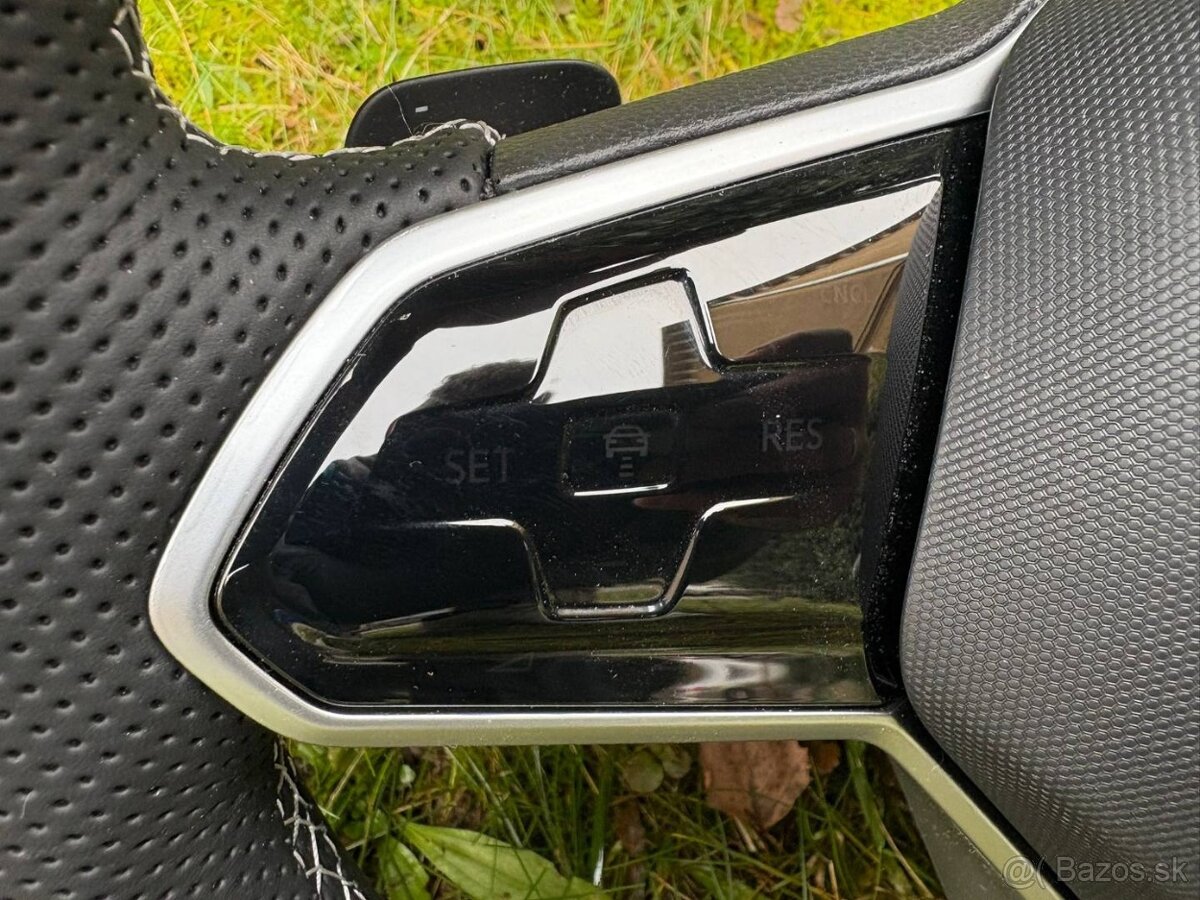 R line dotykový kožený - vyhrievaný - VOLANT VOLKSWAGEN - 13