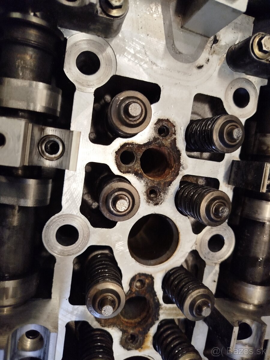 Rozpredám trafic vivaro 2010 2,5dti 107kw - 13