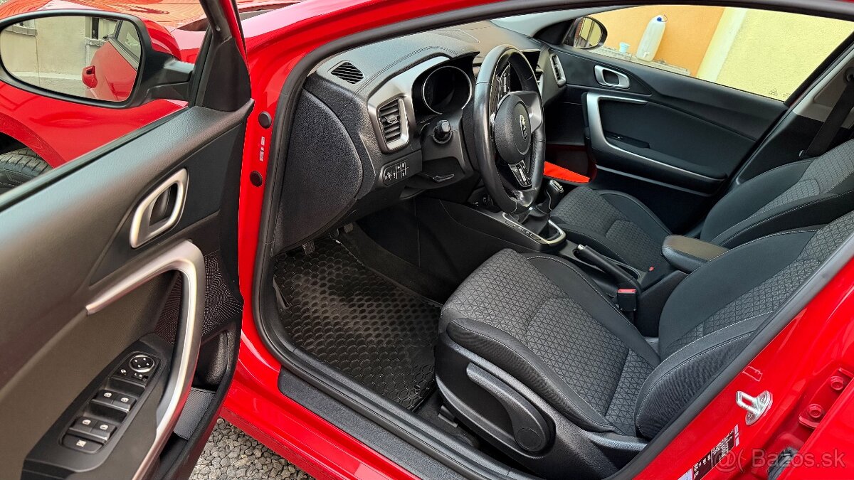 Kia Ceed - 13