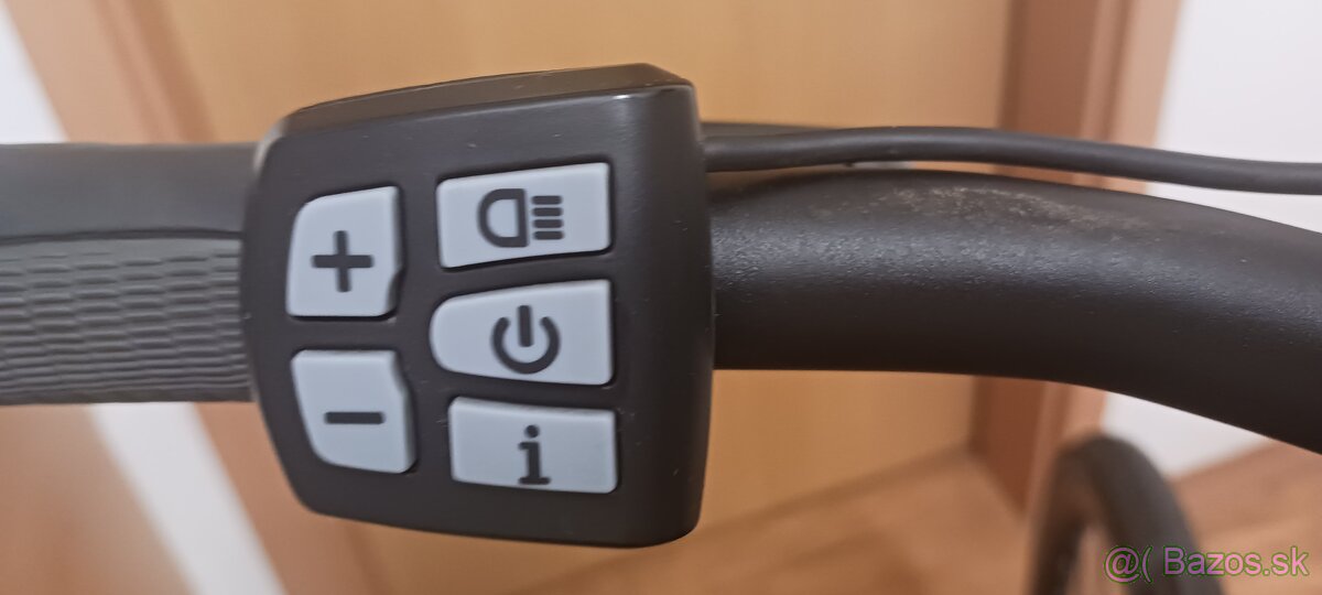 Trekingový elektrobicykel značky AGOGS Gust - 13