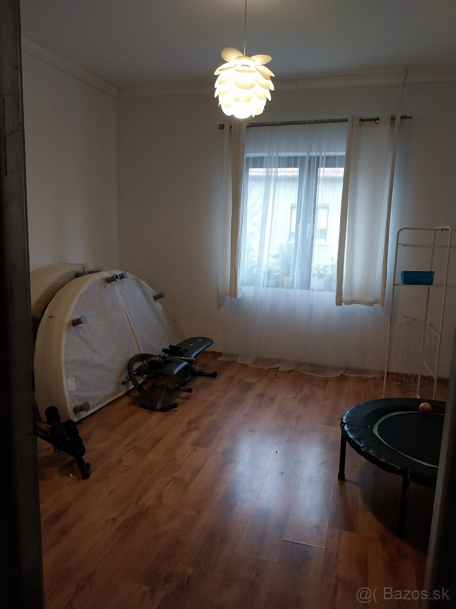 4.5 izbový rodinný dom v Bene - 13