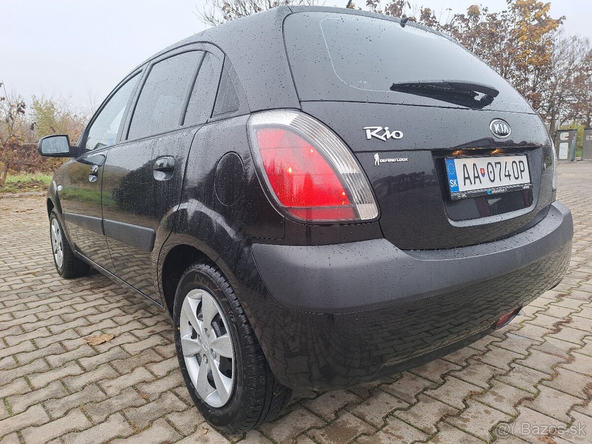 94 tisíc km Kia Rio - 13