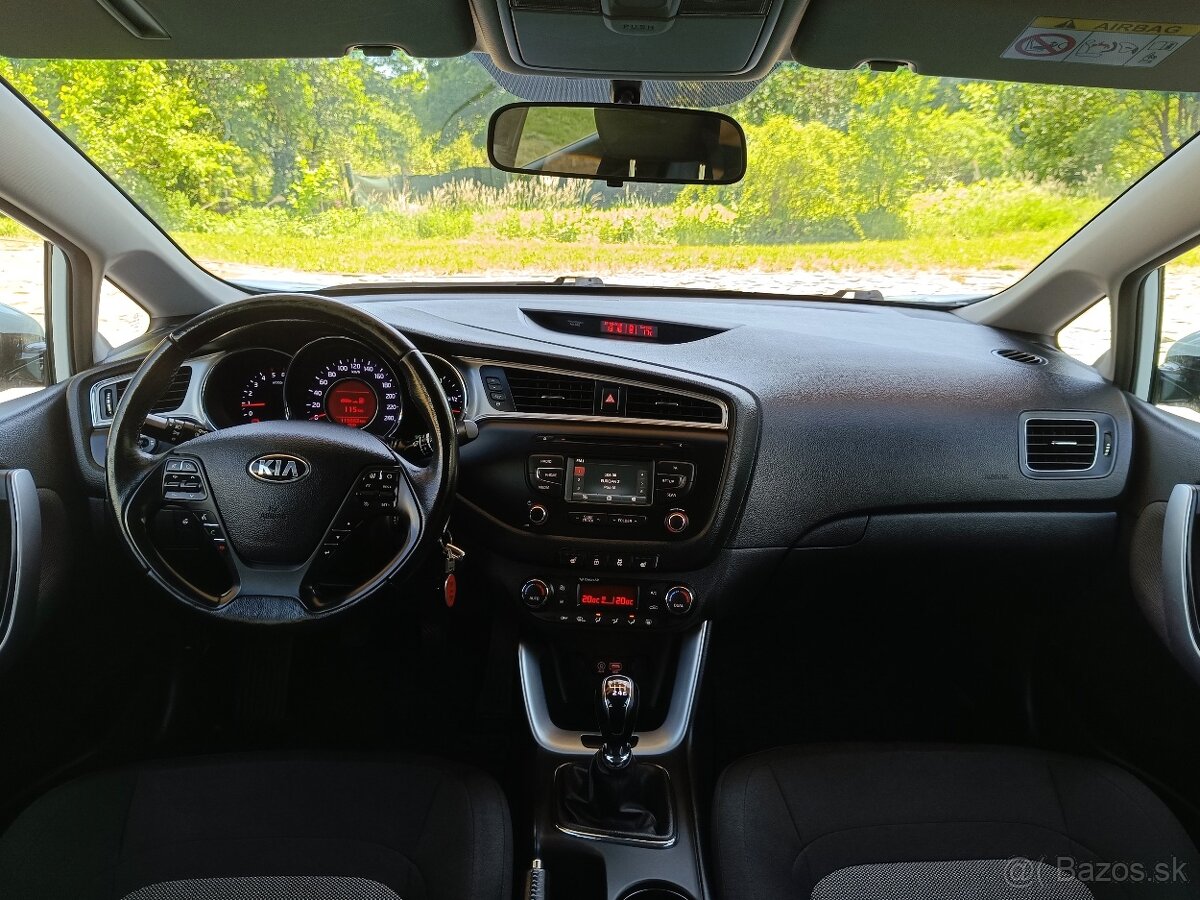 ✳️Kia Ceed SW 1,6 CRDi GOLD 115000 KM NOVÁ TK/EK✳️ - 13