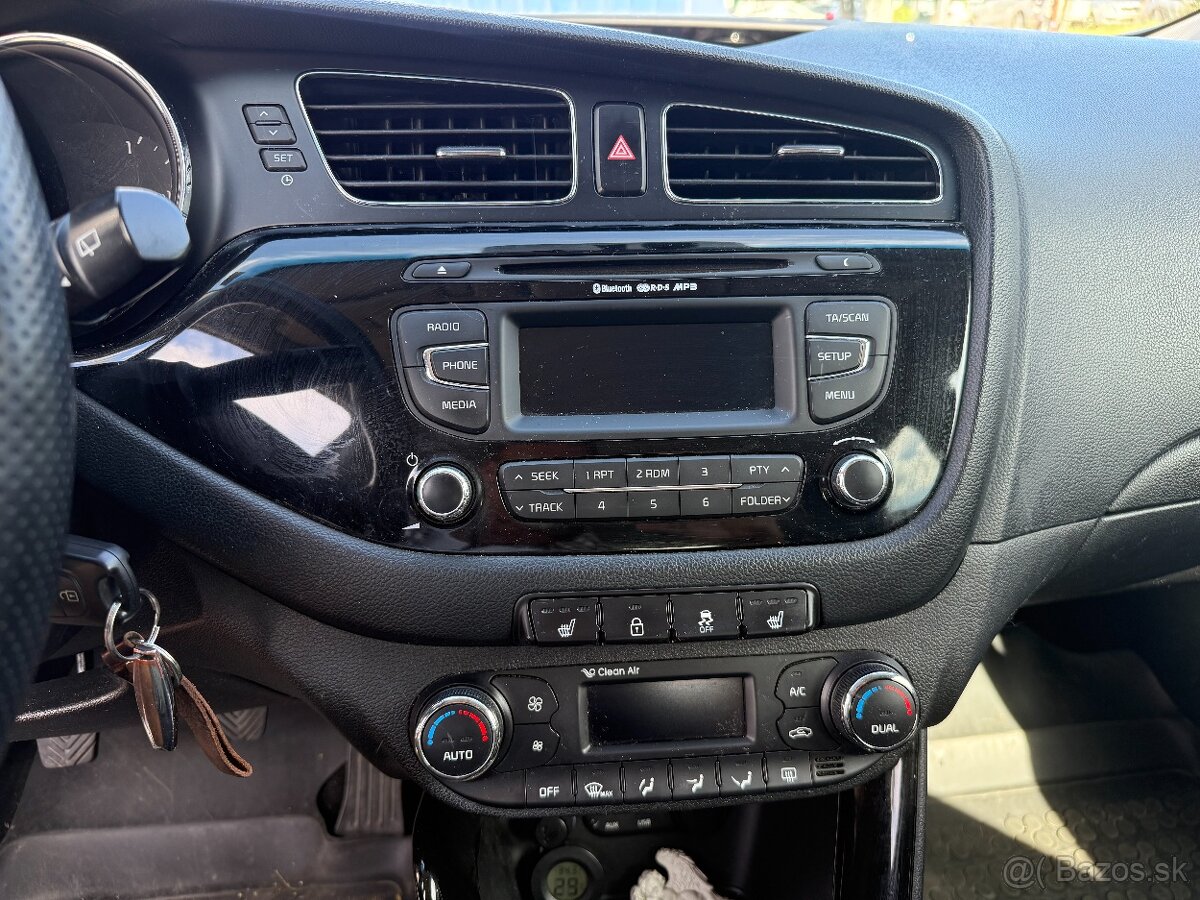 Kia Ceed 1.6 CRDI EX/Gold,94kw.M6.5d. Kupene v SR. - 13