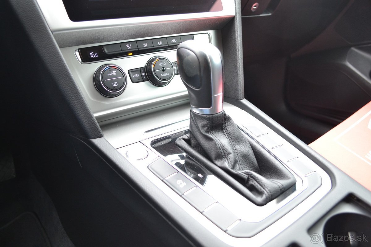 Volkswagen Passat Variant 1.6 TDI BMT DSG - 13