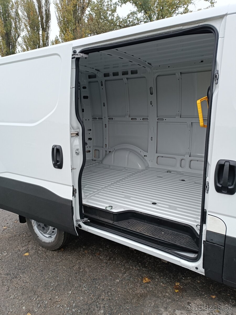 Iveco Daily 35S15 3,0D 2019 Nová karoserie - 13