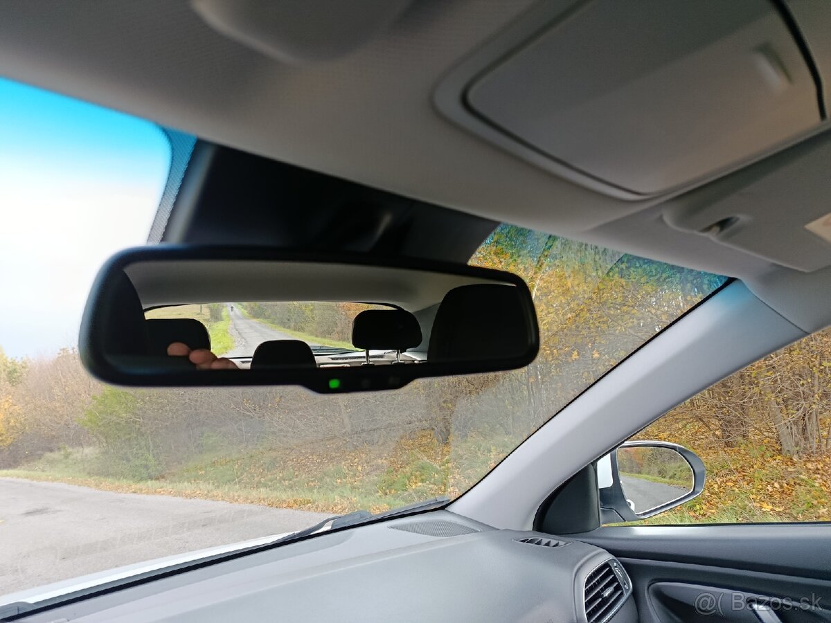 Predám Hyundai i30 Hatchback 1.6 CRDi - 13