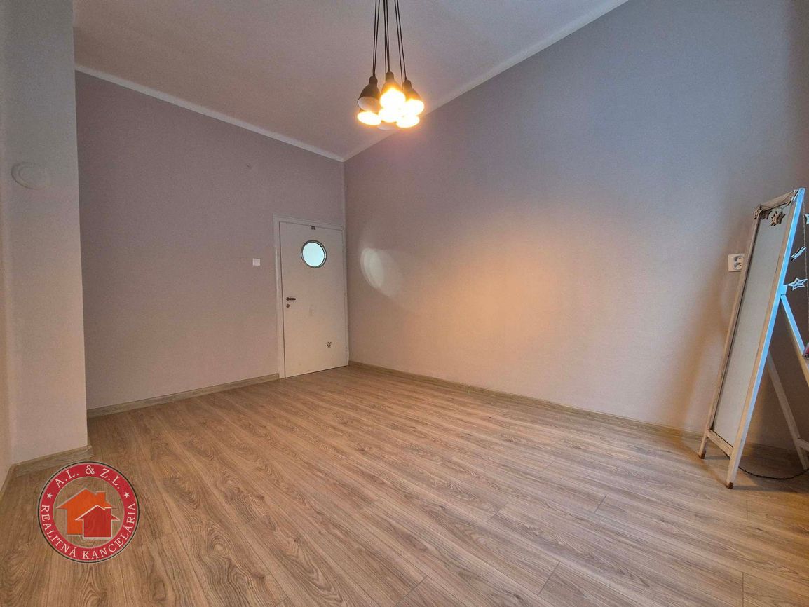 VEĽKÝ 3 izbový BYT SO ZÁHRADKOU a GARÁŽOU V SENCI – CENTRUM - 13