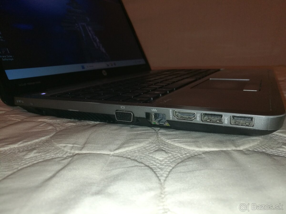 HP ProBook. 15,6" LED. SSD 256 GB. 8 GB RAM. - 13